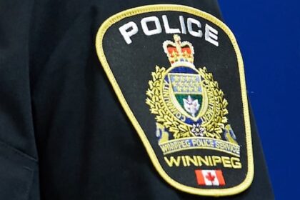 youth-surrounded,-robbed-at-knifepoint-in-winnipeg,-police-say