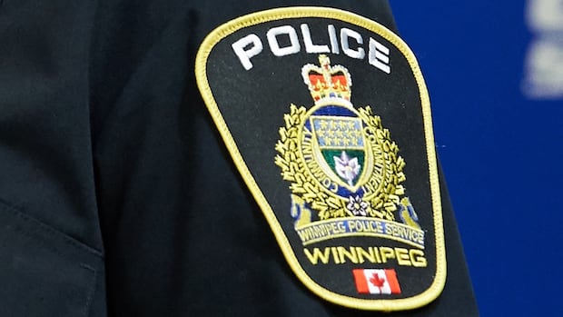 youth-surrounded,-robbed-at-knifepoint-in-winnipeg,-police-say