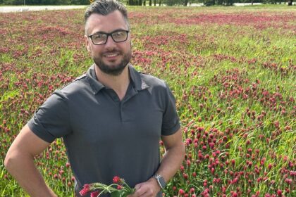 deep-red-field-turns-heads:-crimson-clover-is-a-colourful-soil-builder-for-this-pei.-potato-farm