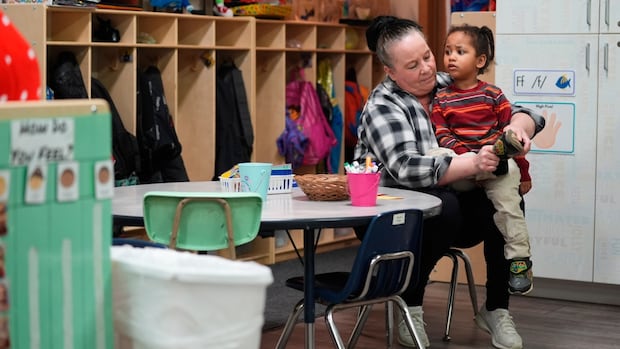 educational-support-workers-in-winnipeg-school-division-give-strike-mandate-to-union