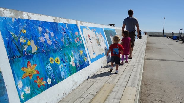 in-this-manitoba-beach-town,-preserving-the-seawall-art-gallery-is-an-eternal-struggle