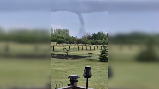 multiple-tornado-warnings-issued-for-southeast-saskatchewan