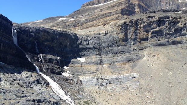 ‘multiple-hikers’-injured-or-killed-in-rock-slide-in-banff-national-park,-about-49-kilometres-from-bc.-border:-rcmp