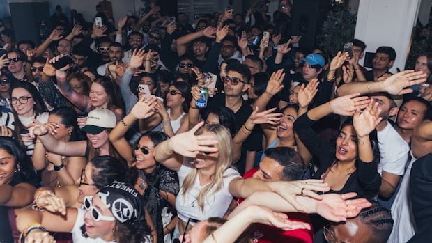 no-hangovers,-home-by-9-pm.:-why-some-canadians-are-choosing-daytime-parties-over-nightlife