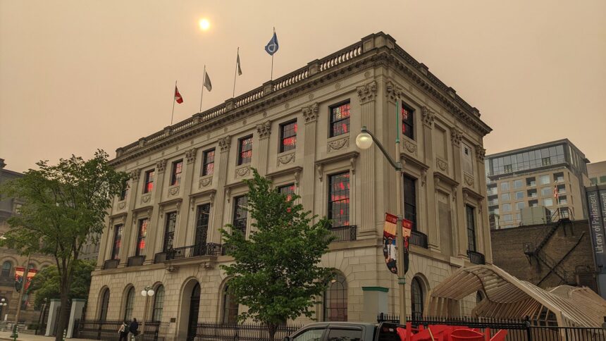 one-in-four-canadians-report-being-affected-by-extreme-weather-in-last-year:-poll