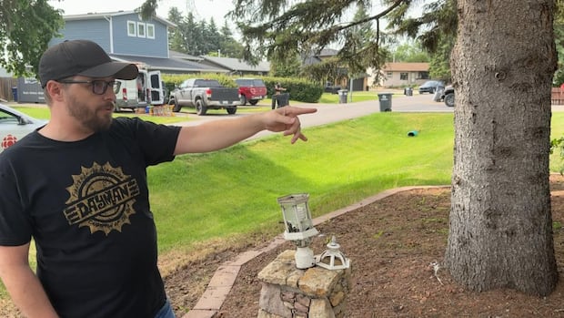 ‘like-a-big-fireball’:-saskatoon-couple-describe-lightning-strike-that-knocked-father-to-the-ground