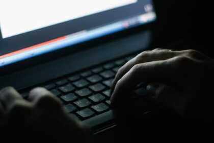 winnipeg-man-charged-with-sexual-assault,-luring-minors-online