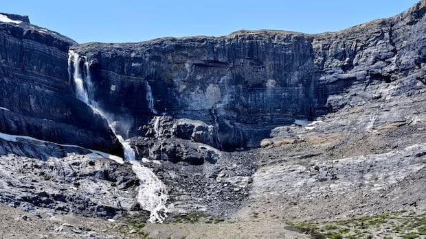 search-for-additional-victims-ends-after-massive-rockfall-kills-2-in-banff-national-park