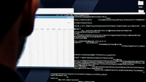 spy-agency-says-it-‘improperly’-shared-canadians’-data-with-international-partners