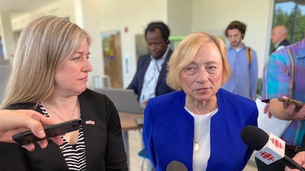 maine-governor-comes-face-to-face-with-canadian-travel-fears