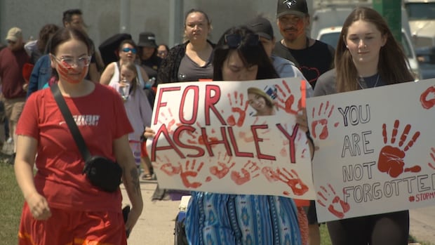 ‘we’re-bringing-ashley-back,’-mother-says-at-memorial-walk-1-year-after-28-year-old’s-death