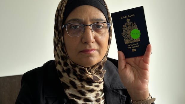 winnipeg-muslim-woman-felt-‘humiliated’-when-forced-to-remove-hijab-in-toronto-airport