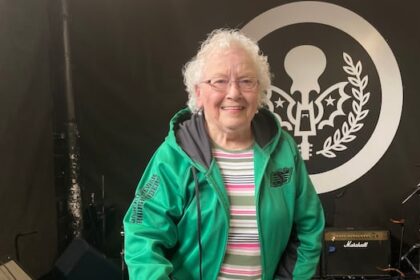 the-vintage-people,-featuring-91-year-old-keyboardist,-play-1st-rock-‘n’-roll-gig-in-regina