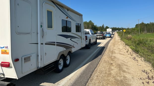flin-flon-evacuees-eagerly-return-after-month-out-of-northern-manitoba-community-due-to-wildfires