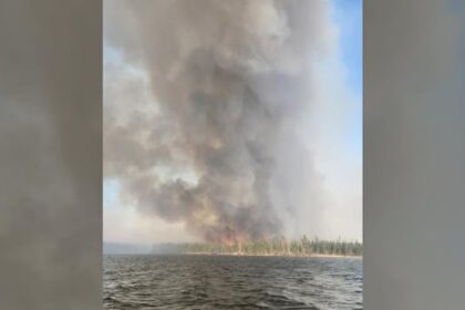 lynn-lake-braces-for-another-possible-evacuation-as-wildfire-causing-air-quality-warning-in-northern-community