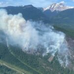 firefighters-urge-hikers,-bikers-to-stay-out-of-trails-near-squamish-wildfire