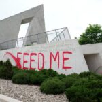 city-employee-charged-over-vandalism-of-national-holocaust-monument