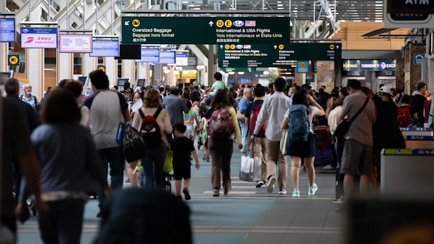 over-200-flights-delayed-at-vancouver-airport-this-weekend