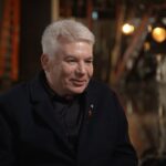 the-story-behind-mike-myers’s-snl-‘elbows-up’-moment