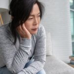 news-got-you-down?-counsellors-explain-why-doom-scrolling-is-so-easy-and-how-to-limit-it