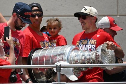 florida-panthers-make-it-official:-brad-marchand-back-for-six-more-years