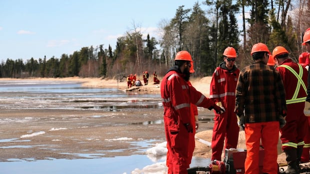 communities-evacuated-as-new-wildfires-in-northwest-sask.-threaten-road-access