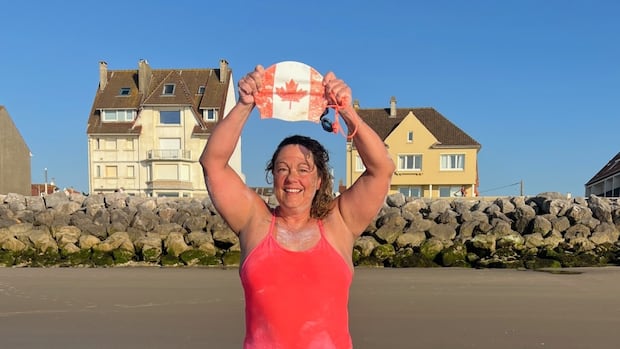 saskatoon-woman-completes-swim-across-english-channel