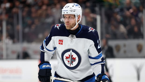 ‘top-free-agent’-ehlers-leaves-jets-for-6-year,-$51m-us-deal-with-hurricanes