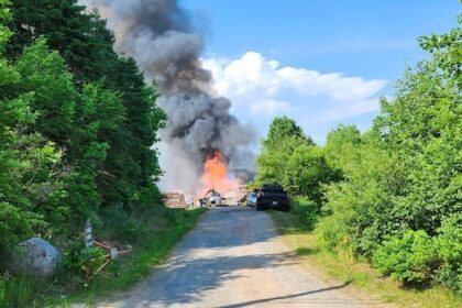 multiple-fire-departments-battle-blaze-at-new-ross-lumber-mill