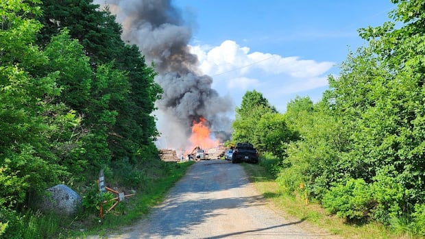 fire-destroys-lumber-mill-in-new-ross