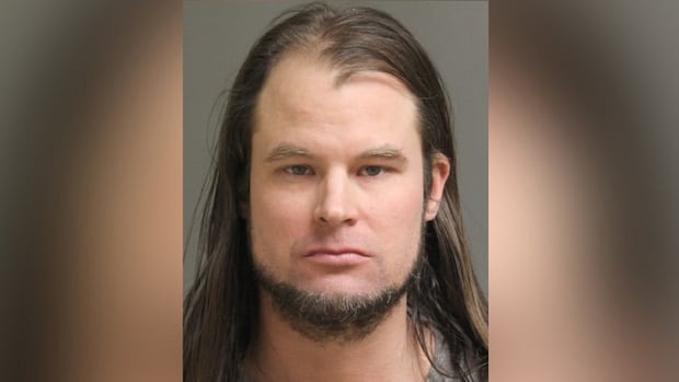 moose-jaw-police-ask-for-public’s-help-finding-man-facing-child-pornography,-sexual-assault-charges