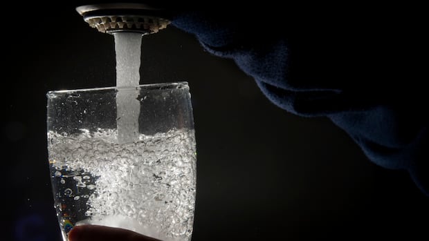 despite-provincial-opposition,-federal-minister-planning-to-table-first-nations-water-bill