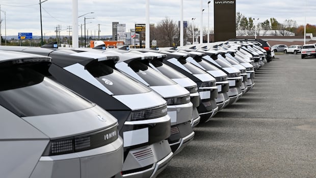 automakers-want-canada-to-scrap-its-ev-sales-mandate.-what-would-that-do-to-emissions?