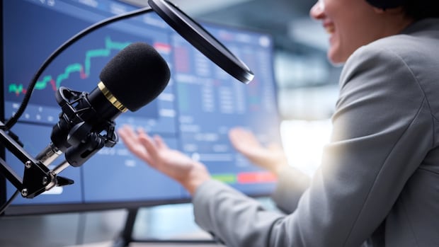 more-and-more-influencers-are-offering-financial-advice-on-tiktok-and-youtube.-should-you-take-it?