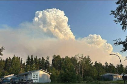 evacuation-‘likely-expected’-for-leaf-rapids-as-wildfires-threaten-northern-manitoba-town