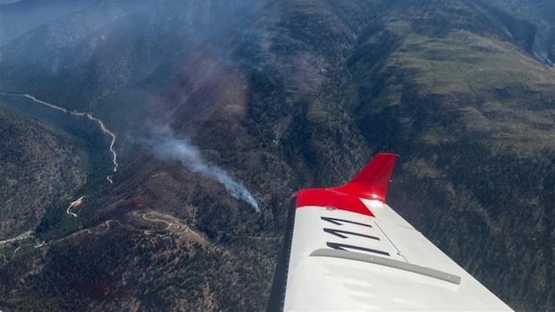 temperatures-expected-to-rise-as-crews-battle-fire-north-of-lytton,-bc.