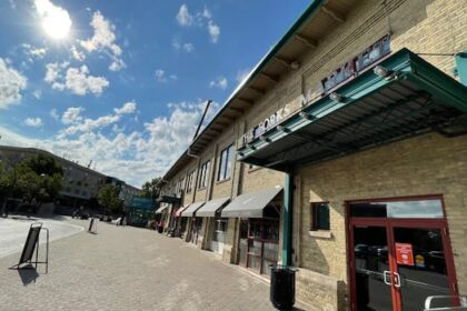 man-charged-in-random-beating-at-the-forks-market-in-winnipeg