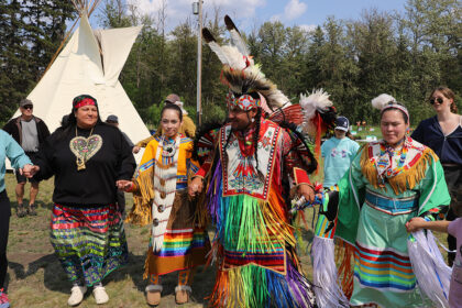 tree-planting-frenzy-kicks-off-the-summer-in-edmontonskihcihkaw-aski