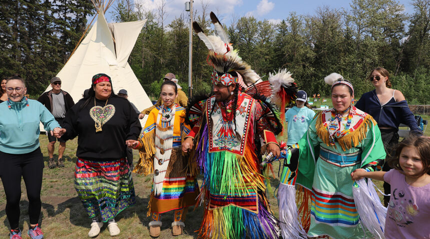 tree-planting-frenzy-kicks-off-the-summer-in-edmontonskihcihkaw-aski