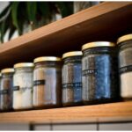 commentary:-food,-status-and-the-recessionary-esthetic