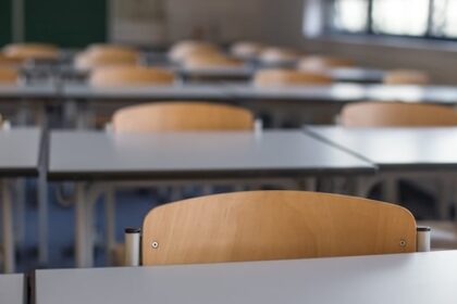 teacher-in-bc.-interior-suspended-after-telling-girls-he-‘was-not-a-pedophile’:-regulator