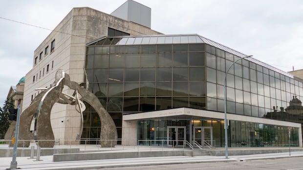 charges-for-man-accused-of-sexually-assaulting-teen-followed-flawed-investigation:-manitoba-judge