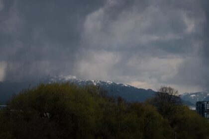 poor-weather-in-mountainous-terrain-may-have-played-role-in-squamish,-bc.,-crash,-says-tsb