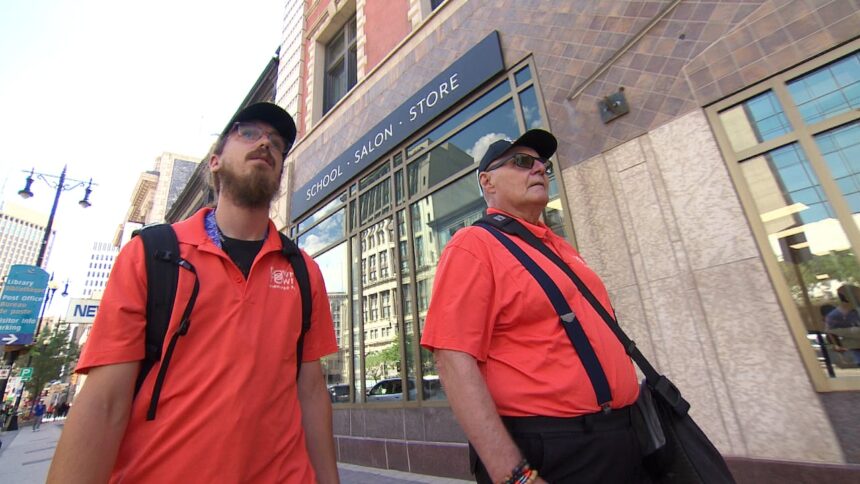 downtown-biz-sends-‘parking-angels’-to-help-winnipeggers-transition-to-new-system