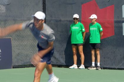 how-ball-kids-help-keep-manitoba-pro-tennis-event-rolling