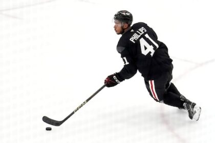 winnipeg-jets-sign-former-chicago-defenceman-to-2-year-contract