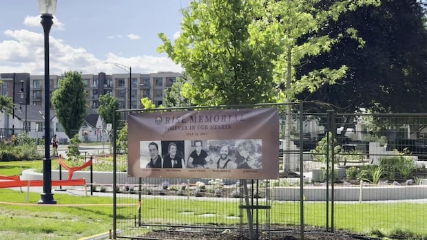 kelowna-memorial-unveiled-on-4th-anniversary-of-crane-collapse-that-killed-5-workers