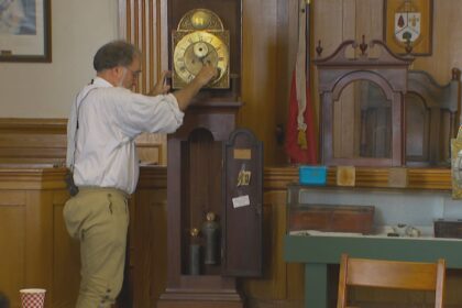 250-year-old-grandfather-clock-returned-to-ns-after-being-found-in-us.