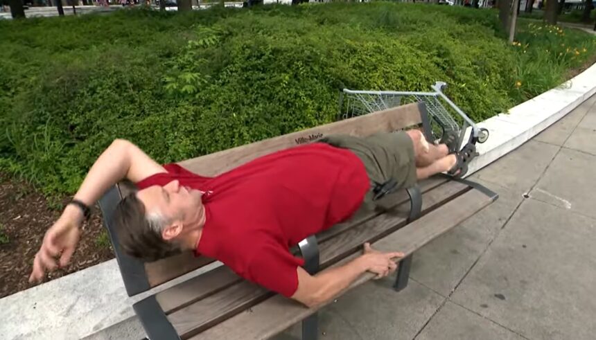 les-mesures-anti-sans-abri-se-multiplient-a-montreal-avec-le-retour-de-la-reglement-anti-vagabondage-dans-le-metro