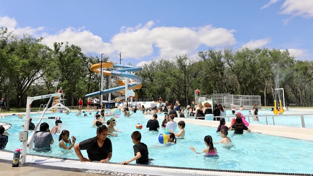 how-to-get-free-gym-memberships,-park-passes-and-dance-lessons